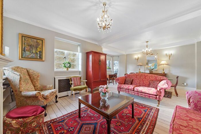 3 Bedroom Flat To Rent In Marlborough Court, Pembroke Road, W8