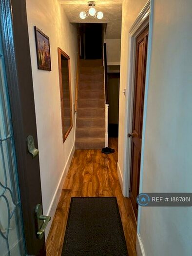 3 Bedroom Terraced House To Rent In Peacock Street, Gravesend, DA12