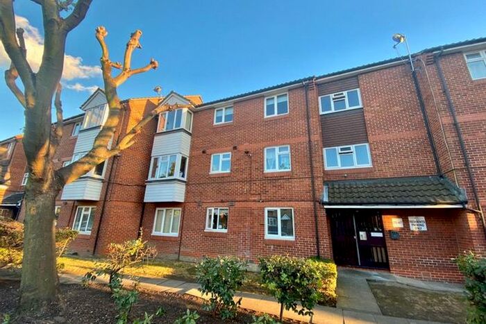 5 Bedroom Flat To Rent In Stevenson Crescent, Bermondsey, SE16