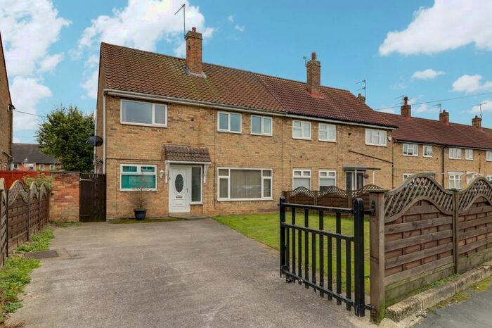 4 Bedroom Semi-Detached House To Rent In Bethune Avenue, Hull HU4