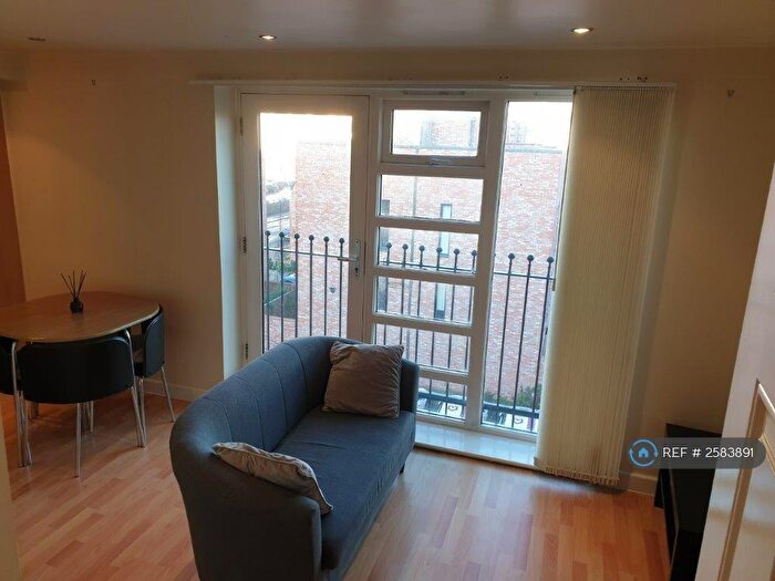 1 Bedroom Flat To Rent In Wilton Place, Salford, M3