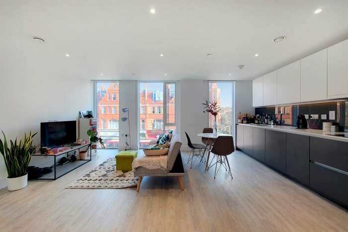 1 Bedroom Flat To Rent In Gaumont Place, Streatham Hill, SW2