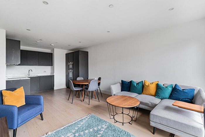 2 Bedroom Flat For Sale In Lee Terrace, Woolwich Common, SE13
