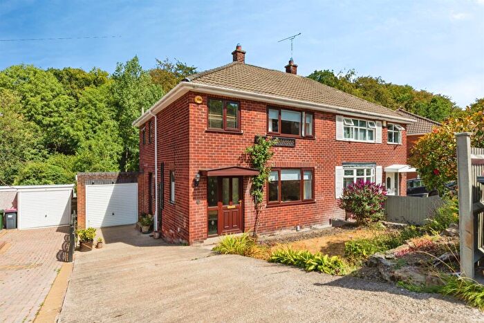 3 Bedroom Semi-Detached House For Sale In Woodland Way, Herringthorpe, Rotherham, S65