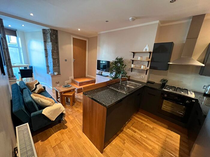 2 Bedroom Flat To Rent In Beechgrove Terrace, Aberdeen, AB15