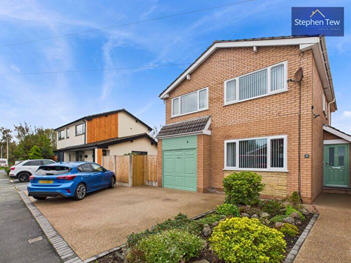 4 Bedroom Detached House For Sale In Bridge House Road, Blackpool, FY4