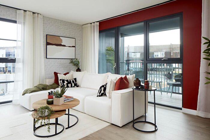 1 Bedroom Apartment For Sale In Burlington Road, New Malden, Surrey, England, KT3