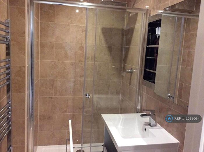 2 Bedroom Flat To Rent In Jansel Square, Aylesbury, HP21