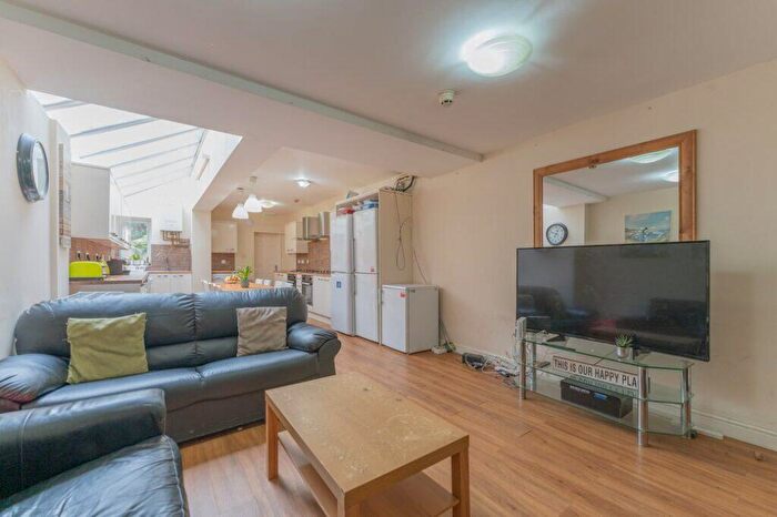 9 Bedroom Terraced House To Rent In Tiverton Road, Selly Oak, Birmingham, B29