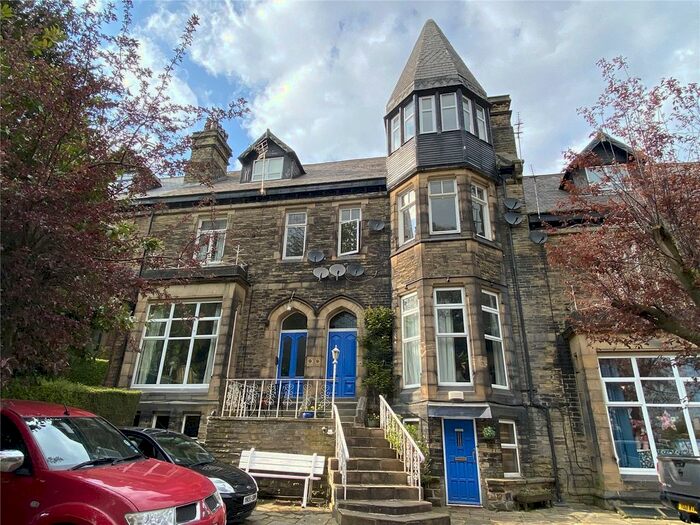 1 Bedroom Flat To Rent In West Park Street, Dewsbury, West Yorkshire, WF13