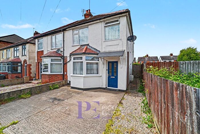3 Bedroom Semi-Detached House For Sale In John Nichols Street, Hinckley, LE10
