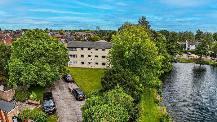 2 Bedroom Flat For Sale In Fishery Road, Hemel Hempstead, HP1
