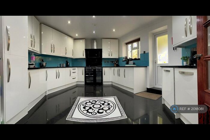 3 Bedroom Semi-Detached House To Rent In Halbutt Street, Chadwell Heath, Essex, RM9