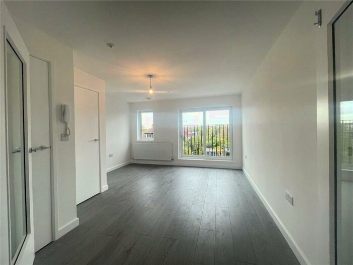 1 Bedroom Apartment To Rent In Cranley Gardens, London, N10