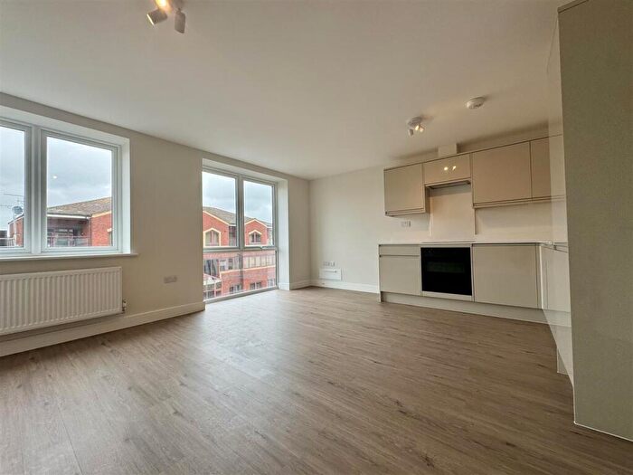 1 Bedroom Apartment To Rent In - Vicotria Road, Farnborough, GU14