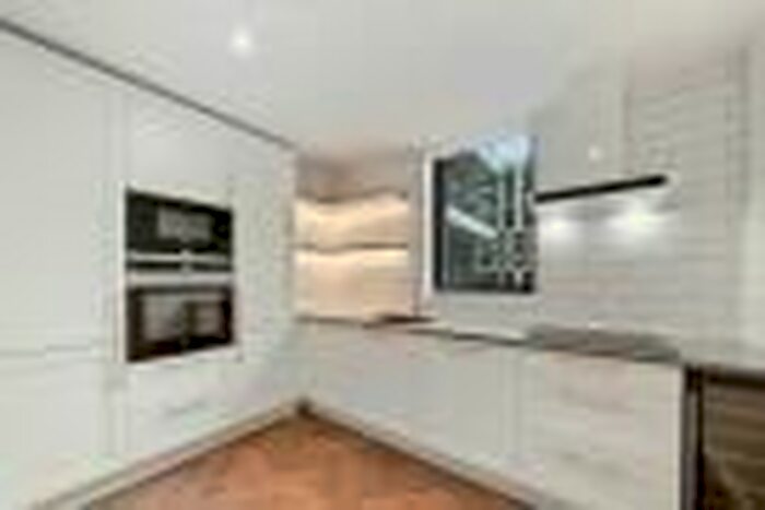 2 Bedroom Flat To Rent In Gauging Square, London, E1W