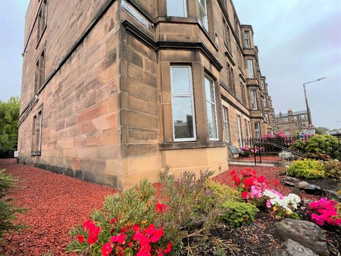3 Bedroom Flat To Rent In Falcon Road, Morningside, Edinburgh, EH10