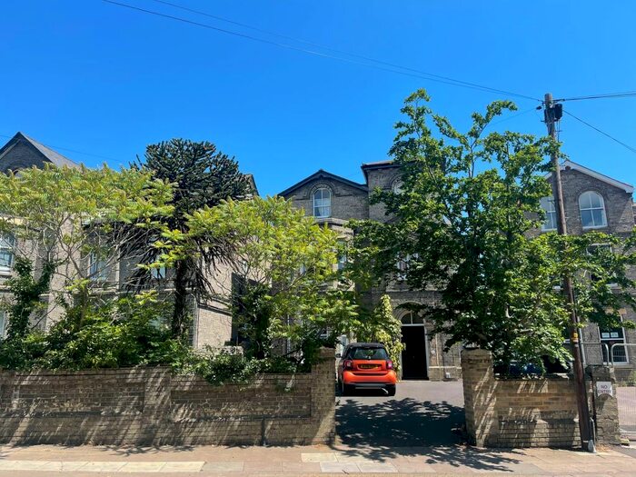 1 Bedroom Flat To Rent In Westerfield Road, Ipswich, IP4