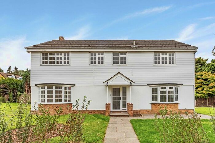 4 Bedroom Detached House To Rent In Beechwood Close, Long Ditton, Surbiton, KT6