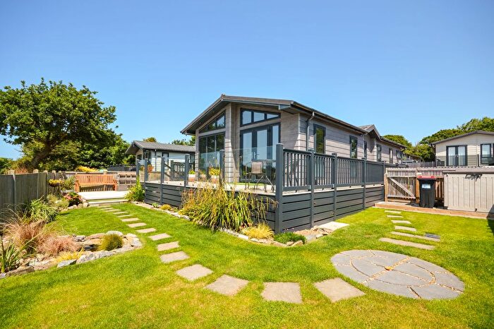 2 Bedroom Mobile/park Home For Sale In Quintrell Downs, Sunnyside Park, TR8