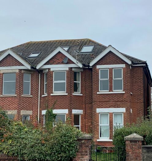 3 Bedroom Flat To Rent In Park Lake Road, Poole, Dorset BH15