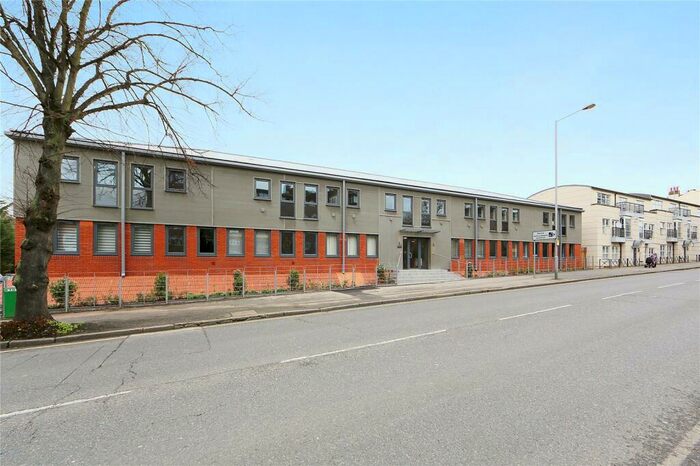 1 Bedroom Apartment To Rent In Kingston Hill, Barton House, Kingston Upon Thames, KT2