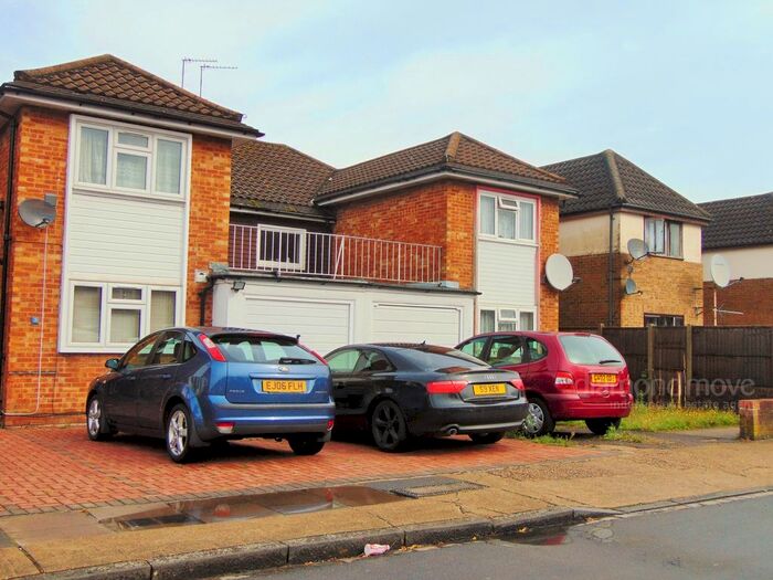 3 Bedroom Terraced House To Rent In Beresford Gardens, Hounslow TW4