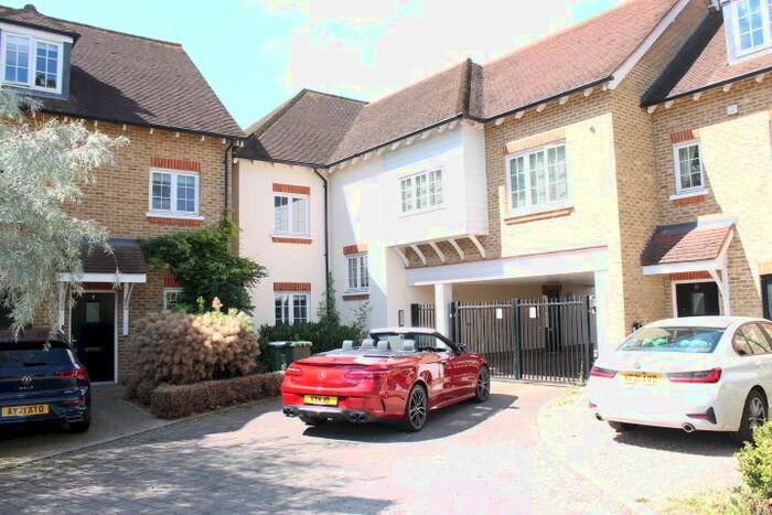 2 Bedroom Flat To Rent In Huntington Close, Bexley, DA5