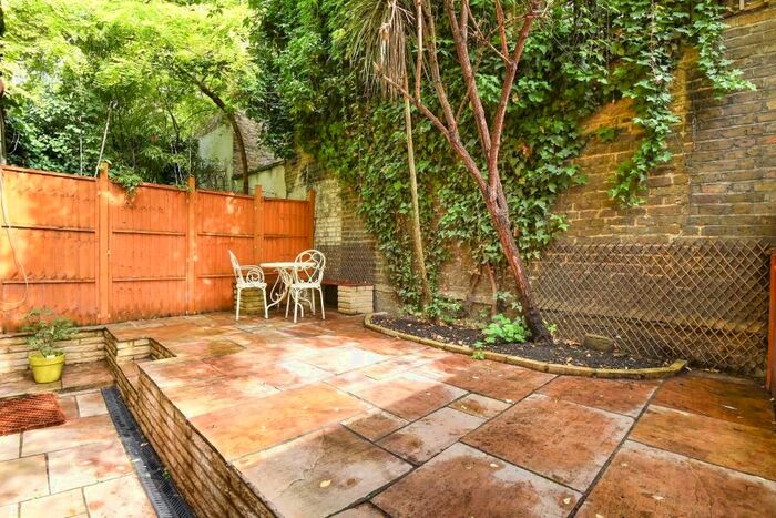 1 Bedroom Flat To Rent In Inverness Terrace, Bayswater, W2