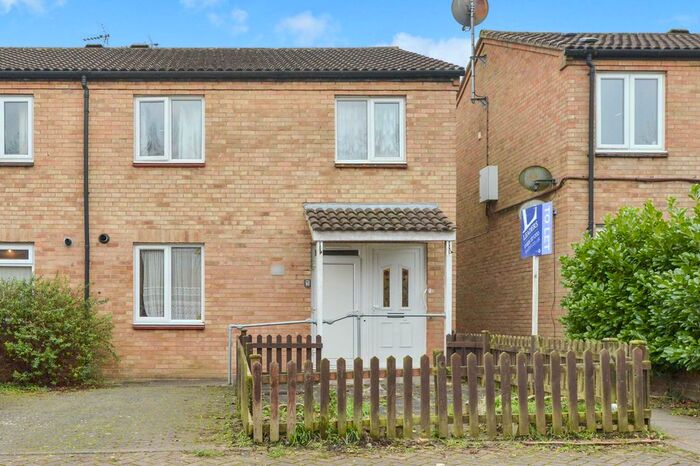 3 Bedroom Semi-Detached House To Rent In Byerly Place, Downs Barn MK14