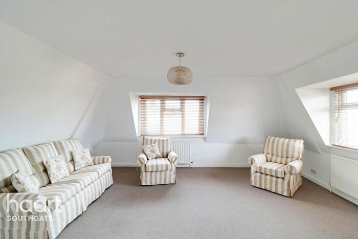 1 Bedroom Apartment For Sale In Warwick Road, Barnet, EN5