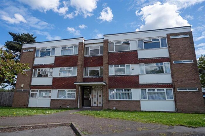 2 Bedroom Flat For Sale In Stratford Road, Shirley, B90