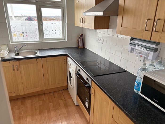 2 Bedroom Flat To Rent In Shenley Road, Borehamwood, WD6