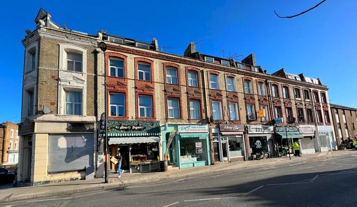 Studio To Rent In Green Lanes, London, N16