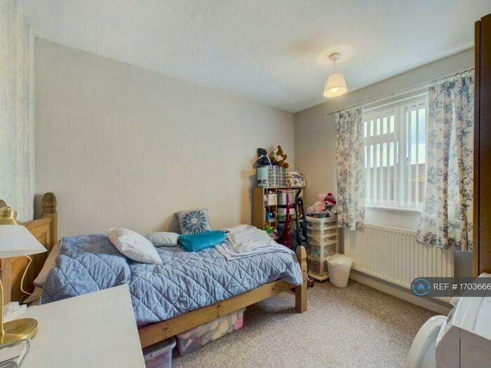 2 Bedroom Bungalow To Rent In Ling Forest Road, Mansfield, NG18