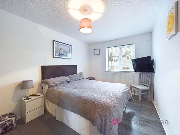 1 Bedroom Flat For Sale In Sovereign Court, Harlow, CM19