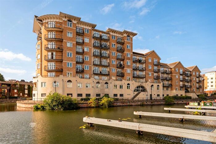 2 Bedroom Flat For Sale In Blakes Quay, Gas Works Road, Reading, RG1