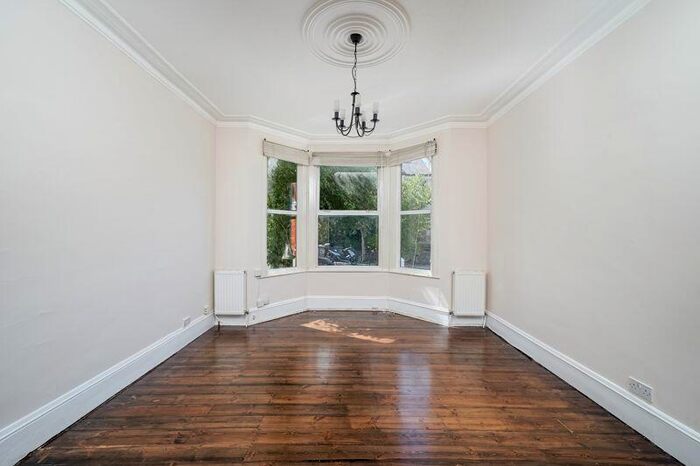 4 Bedroom Property To Rent In Dollis Road, London, N3