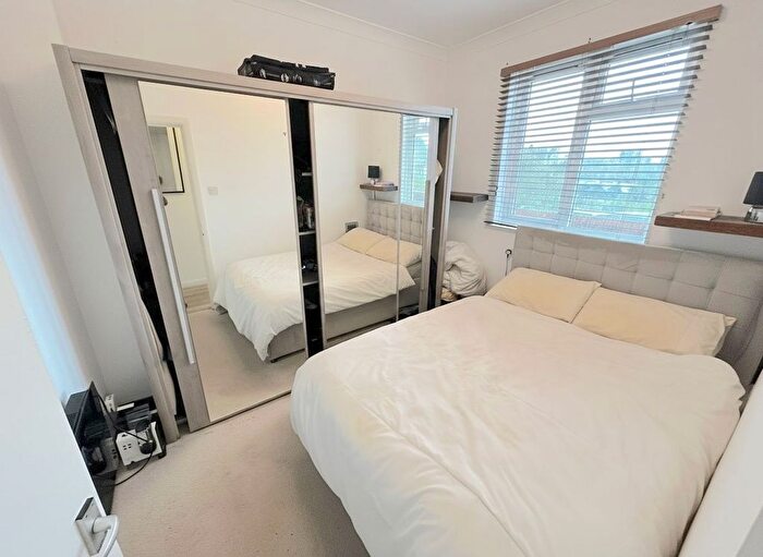 1 Bedroom Flat To Rent In Station Road, Hendon, London, NW4