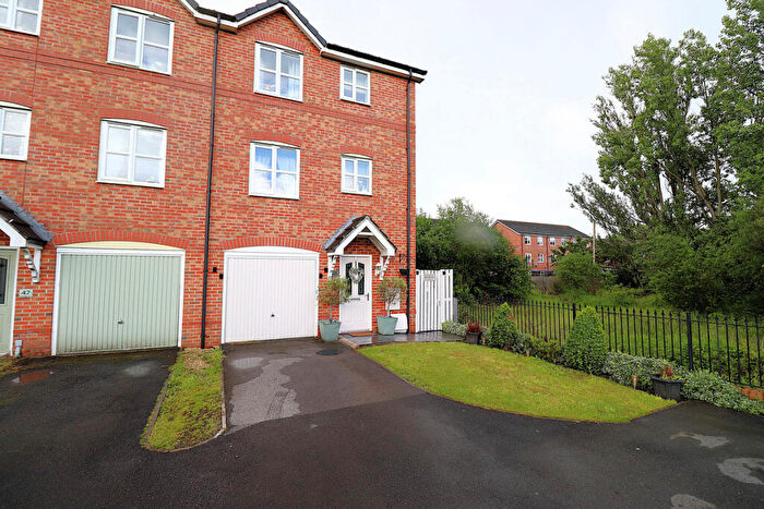 4 Bedroom Town House For Sale In Merchant Croft, Monk Bretton Barnsley, S71