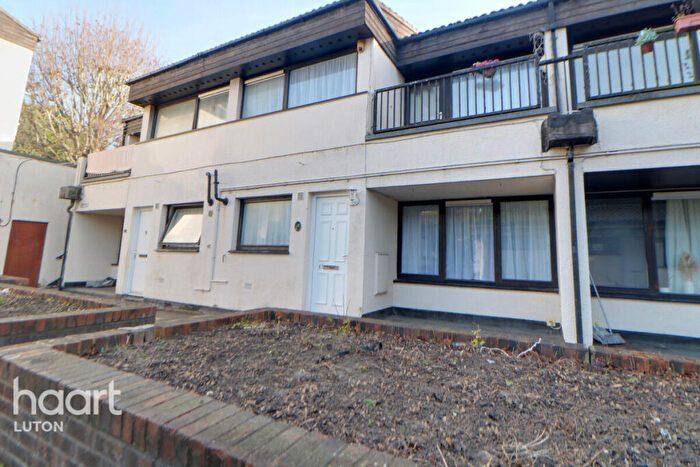 2 Bedroom Maisonette To Rent In Crawley Green Road, Luton, LU2
