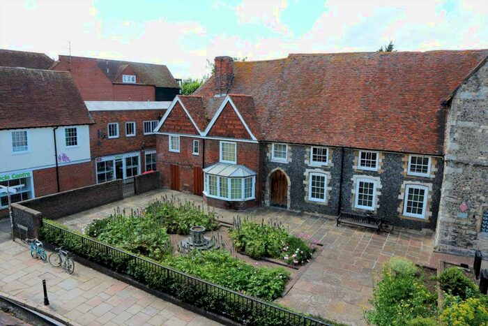 2 Bedroom Town House To Rent In Heritage Court, Canterbury, CT1