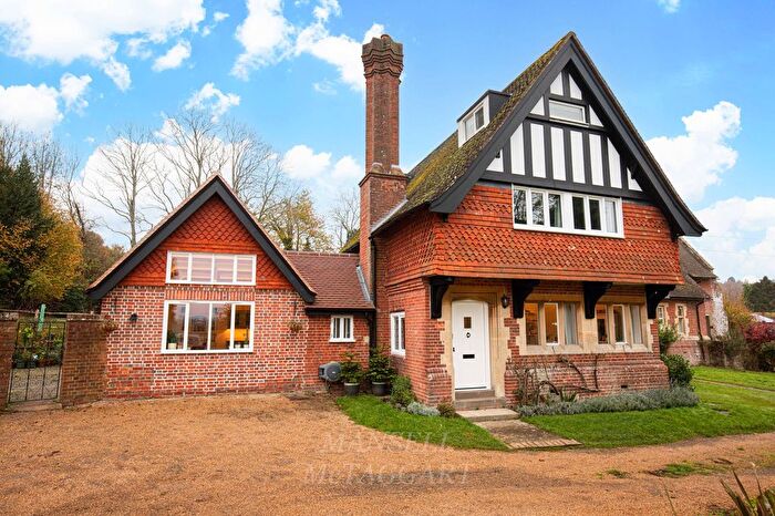 5 Bedroom Link Detached House For Sale In Hammerwood, East Grinstead, RH19