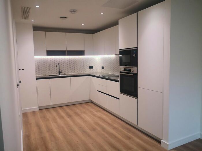 2 Bedroom Property To Rent In Sovereign Court, Hammersmith, London, W6