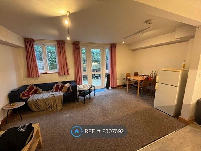 3 Bedroom Flat To Rent In Argyle Road, St. Pauls, Bristol, BS2