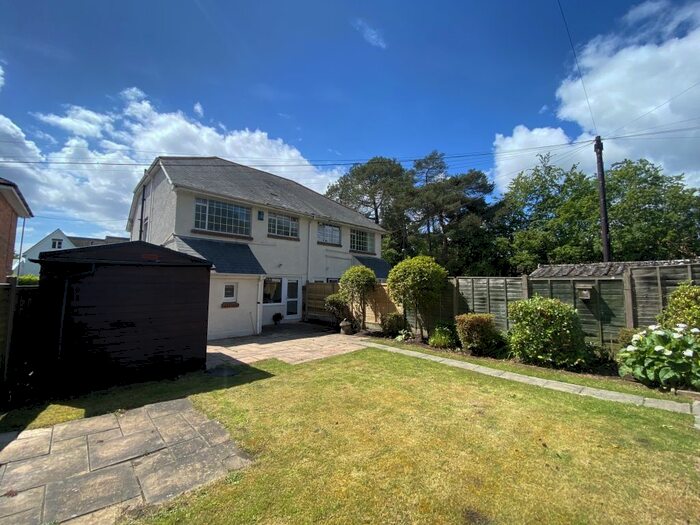 3 Bedroom Maisonette To Rent In Wimborne Road East, Ferndown, BH22