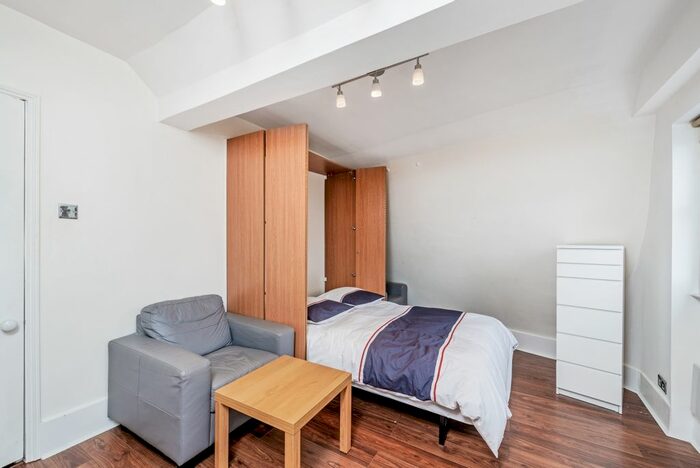 Studio To Rent In Fitzroy Street, London, W1T