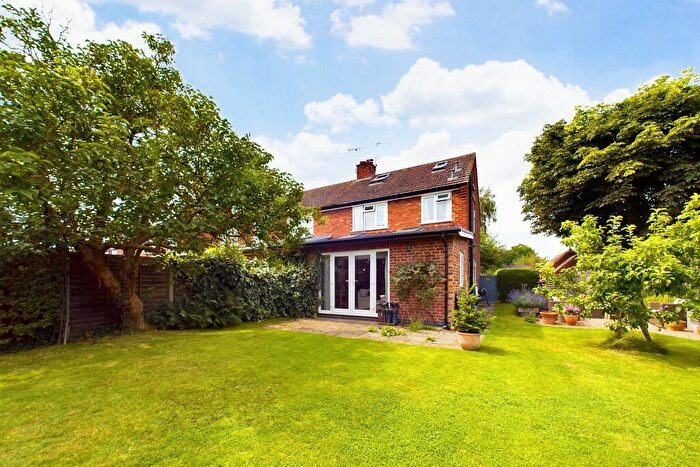 3 Bedroom Semi-Detached House For Sale In Chestnut Lane, Barton-in-Fabis, NG11