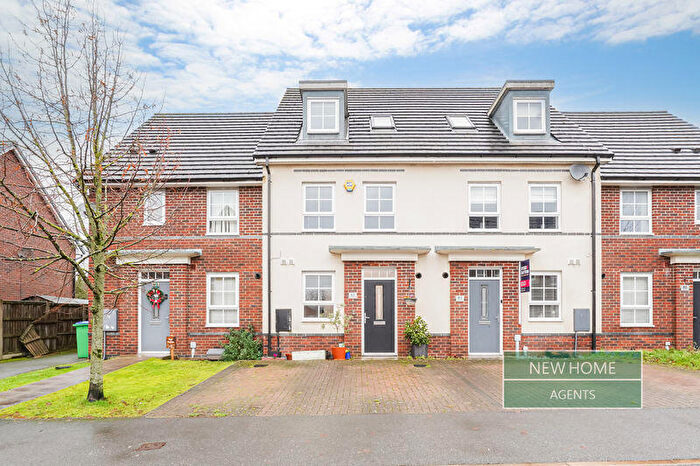 4 Bedroom Terraced House For Sale In Omrod Road, Heywood, OL10