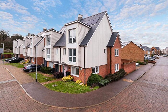 4 Bedroom Semi Detached House For Sale In Castleridge Drive, Greenhithe, DA9